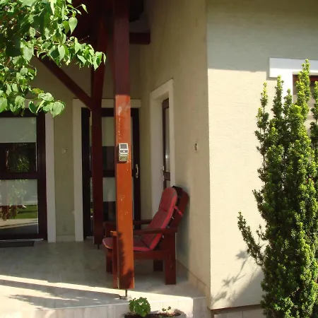 アパート Brasch Fertőrákos