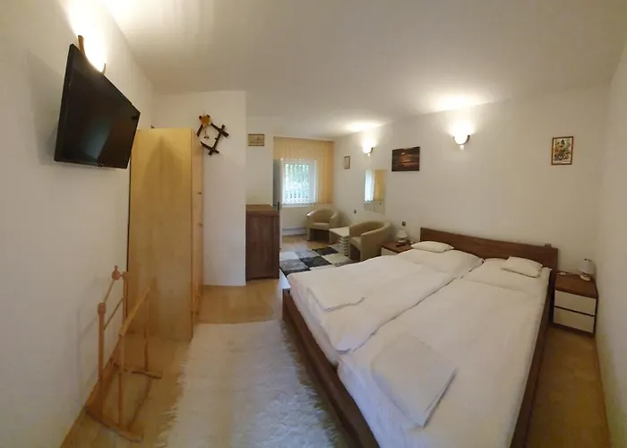 Brasch Apartment *